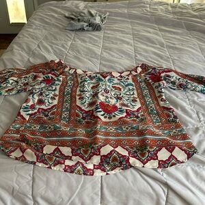 VERSE size Large flowered multi color top.